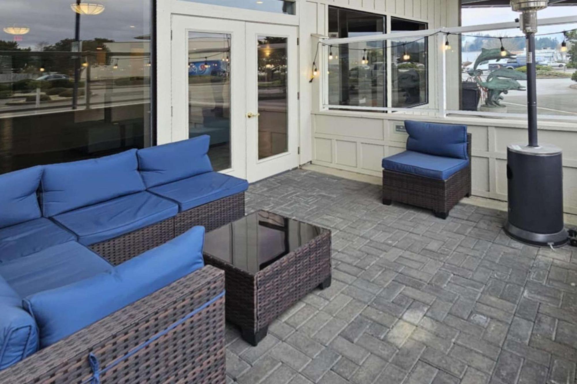 Edgewater Inn And Suites, Ascend Hotel Collection Coos Bay Exterior photo